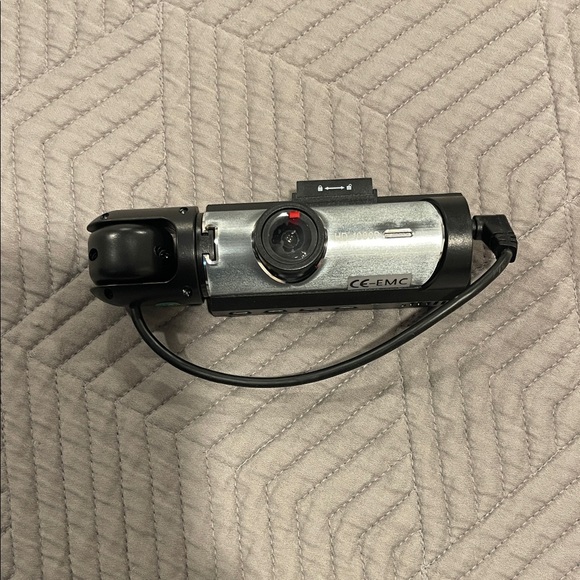 Black and Silver Dash Cam - Picture 1 of 4